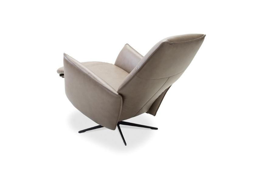 Barna bőr relaxfunkciós fotel.