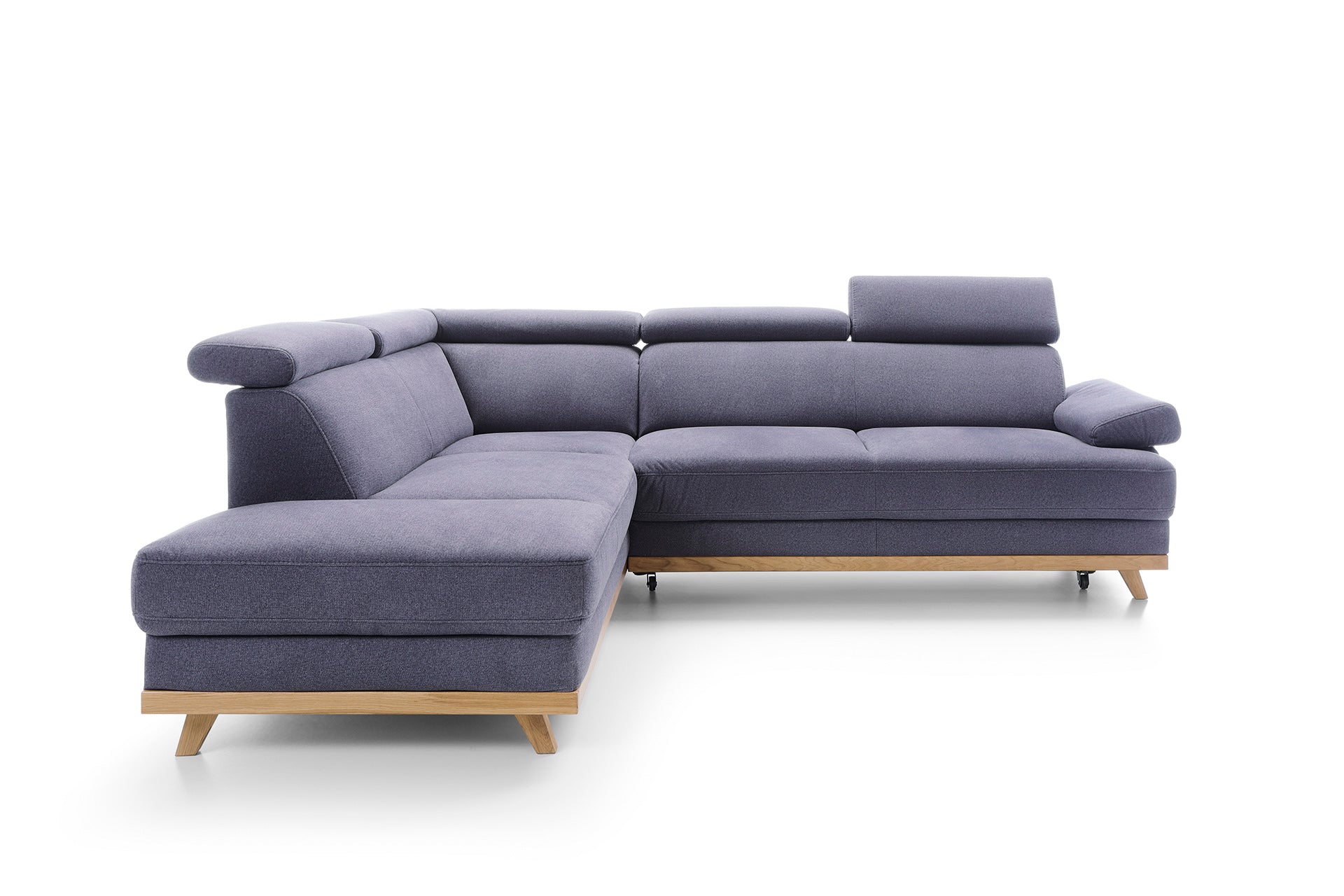 Letisztult megjelenésű kanapé tömörfa lábakkal