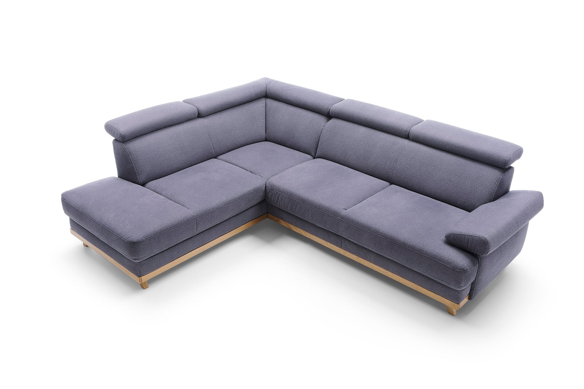 Vízzel tisztítható kanapé állítható fejtámlával.