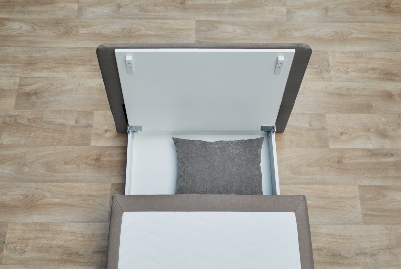 Basil fotelágy/kanapé (világosszürke) - Marco Mobili Bútoráruház - Kanapé