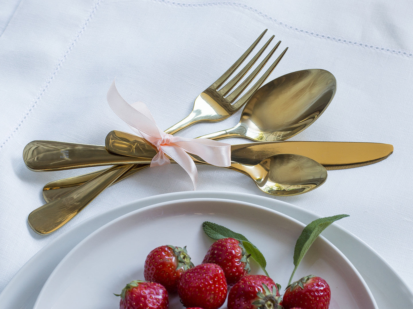 Arany evőeszköz készlet - Marco Mobili Bútoráruház - evőeszköz