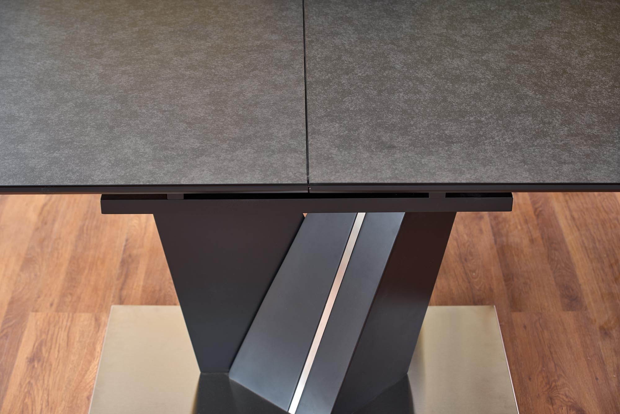 May asztal, 160-200 x 90 cm - Marco Mobili Bútoráruház - Étkezőasztal